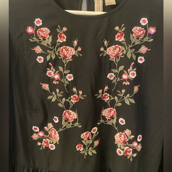 Sequin and floral embroidery dress - Picture 3 of 3